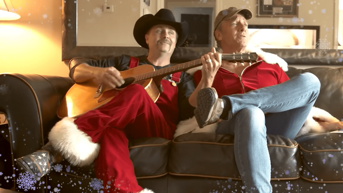 Rich and Rowe singing-87382d2a