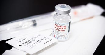 Moderna_COVID-19_vaccine_2021_G-345x181-e15b7cc4